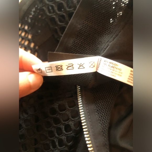 Mesh crop top - Picture 10 of 11